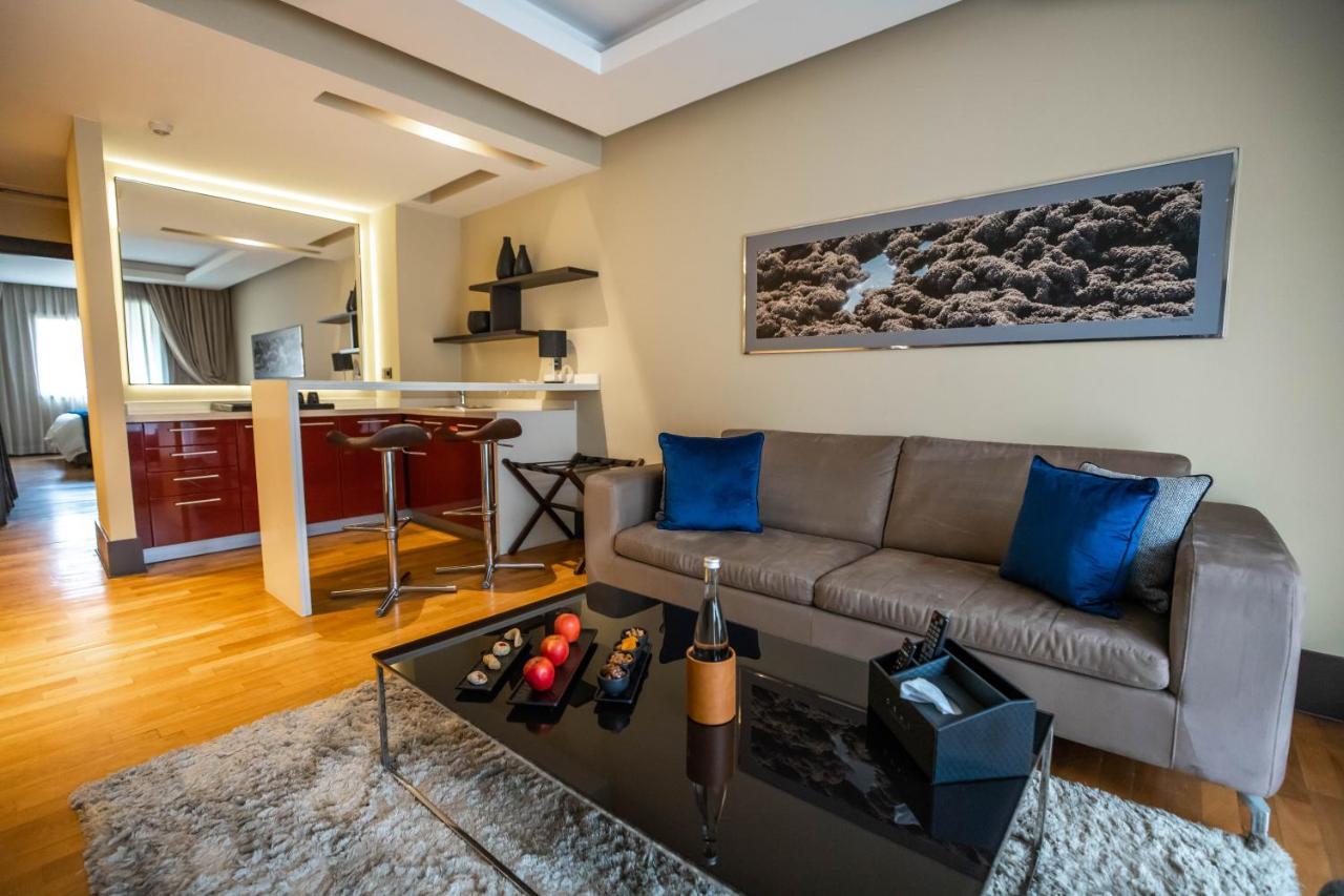 Executive Suite,1165531251:JPEG