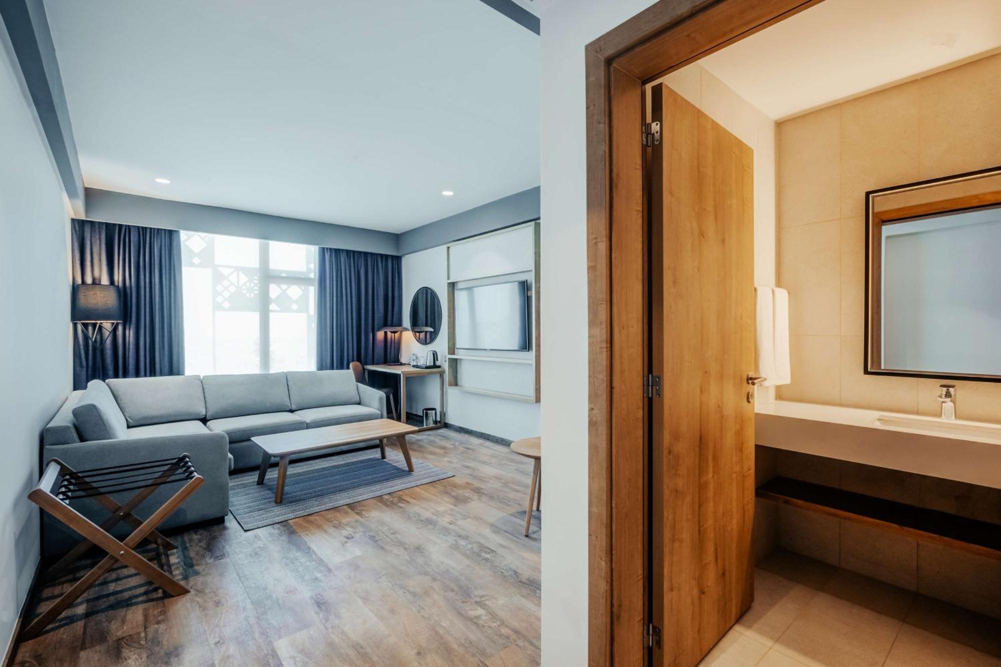 One-Bedroom King Suite,1552675105:JPEG